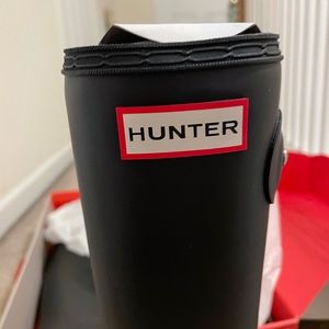 NWT Women’a Original Black Tour Boot. SIZE 8 US Never worn in original condition